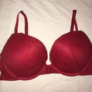 Victoria’s Secret 32C Bombshell push-up bra!